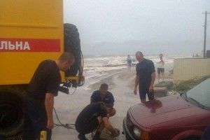 Із підтоплених курортів Запоріжжя врятували 86 осіб і витягли 36 авто 