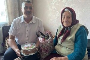 У громаді на Волині привітали поважну ювілярку