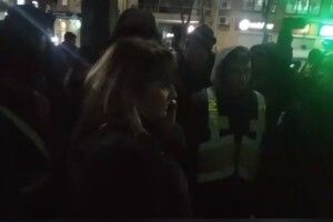 На Старому ринку муніципали зрізали паркан (Фото, відео)