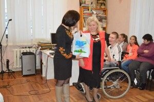 Волонтерка з Америки відвідала Реабілітаційний центр у Ковелі