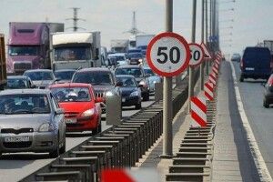 Влада Києва передумала дозволяти з 1 квітня їздити на деяких вулицях зі швидкістю 80 км/год