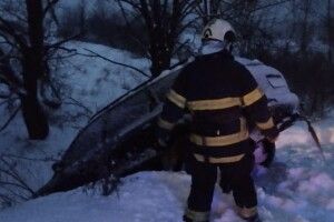 На Волині фахівці ДСНС дістали автомобіль з кювета (Фото)
