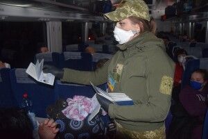 З Польщі прибувають поїзди з українцями (Фото, відео)