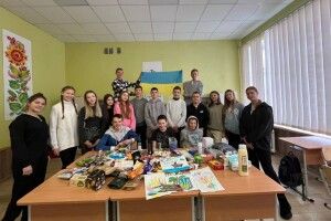«Все буде ЗСУ!»: волинські школярі підготували подарунки для захисників та захисниць