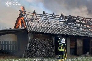 Пожежі на Волині: вогонь нищив будівлі у Луцькому та Ковельському районах