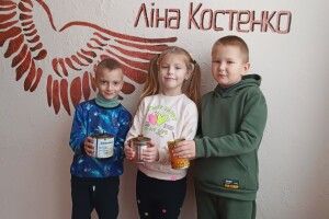 Єдина мета – перемога: волинські школярі виготовили окопні свічки для ЗСУ (Фото)