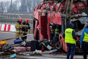 «Це було пекло, люди кричали про допомогу», – очевидці смертельної ДТП з українцями в Польщі