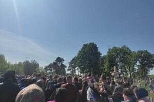 Пережив російський полон: у волинській громаді хоронили воїна, який трагічно загинув