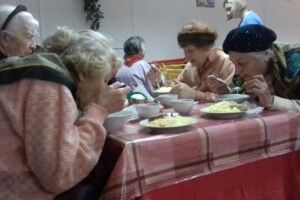 Із середини грудня малозабезпечені обласного центру Рівненщини зможуть безплатно обідати. Двічі на тиждень
