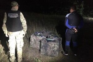 Прикордонники Луцького загону припинили дві незаконні тютюнові оборудки (Фото)