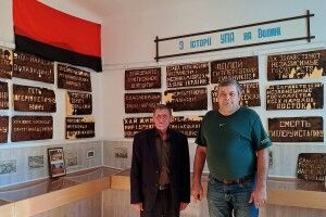 «Написи, яких боялися окупанти»: у колишньому райцентрі на Волині показали унікальні трафарети ОУН і УПА