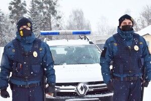 У Луцьку наркоман бив дружину з дитиною. Його затримали