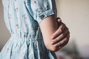 Займався сексом із неповнолітньою: суд відпустив на волю багатодітного батька за «позитивну характеристику»