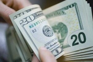 Курс долара в Україні: поняття, важливість та фактори