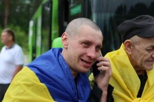 Черговий етап великого обміну: Україна повертає з полону важкопоранених та тяжкохворих Захисників