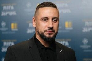 Співак з Луцька дав концерт в нічному клубі і нарвався на хейт