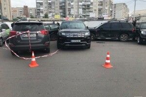 Зіткнулися 7 автівок: на автостанції в Луцьку масштабна ДТП (Фото)