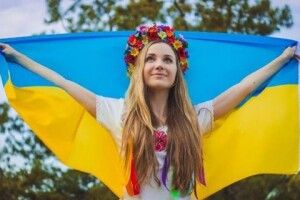 З патріотичним розписом бруківки і велоекскурсією: у Володимирі відзначатимуть День мололді