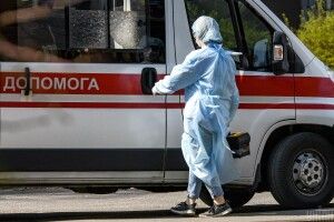 Діти закидали камінням автомобіль «швидкої»