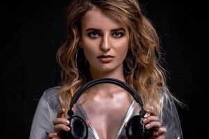 Професійна бандуристка із Камінь-Каширщини стала затребуваною діджейкою в Катарі