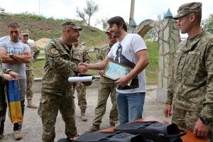 Жінка зробила рекордний благодійний внесок на українську армію