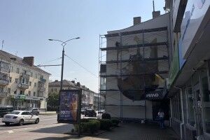 Вічна пам'ять у фарбах: у Луцьку з'явиться мурал на честь загиблих «Вовків Да Вінчі»