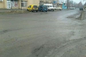 У Луцьку будівельникам прочитали мораль про шкоду від замурзаних коліс (фото)