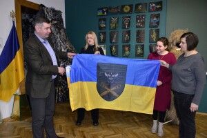 У Волинський музей передали військові прапори бригад, які мужньо боронять Україну