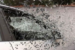 На Волині водій врізався в стовп і втік