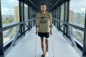 Поранений волинянин, який у 19 років повернувся із заробітків і пішов воювати, мріє про повернення на фронт