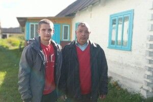Сільський музикант, овдовівши,  став для сина і татом, і мамою