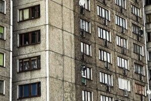 Молода українка відкрила газ, перерізала собі горло і вени, а потім стрибнула з вікна