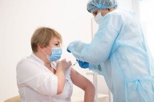 На Волині підрахували, скільки людей вакцинувалося