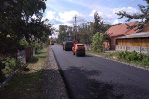 У Голобах на одній з вулиць з’явився новий асфальт 