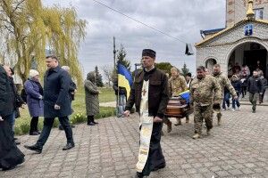 У Нововолинській громаді провели в останню путь воїна Сергія Ковальчука
