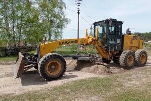У громаді на Волині проводять грейдерування доріг (Фото)