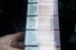 На Любомльщині зупинили автівку з контрабандними цигарками
