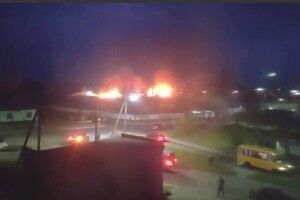 Масштабна пожежа на Волині: горять склади