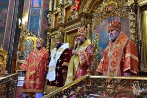 На Макарія митрополит Михаїл рвонув у Вінницю до митрополита Симеона (фото)