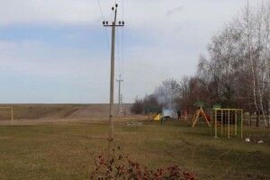 Дитячий майданчик збудували поруч високовольної лінії електропередачі