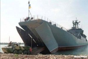 Порошенко заявив, що Україна готова забрати військові кораблі тільки разом із Кримом