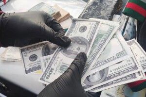 Керівниця благодійного фонду в Луцьку організувала незаконне переправлення чоловіків через кордон