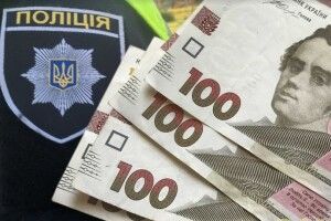 В доларах і гривнях: водії на Волині хотіли дати хабар поліції