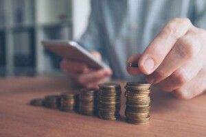 60% українців вважають економічну ситуацію в країні поганою – опитування