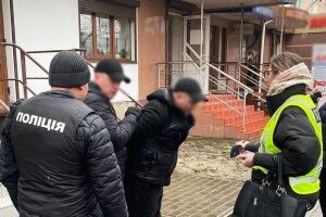 Керівник благодійного фонду з Волині переправляв військовозобов'язаних за кордон