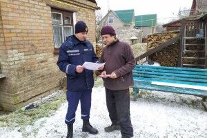 Жителів Нововолинська вчили крутити голову червоному півню