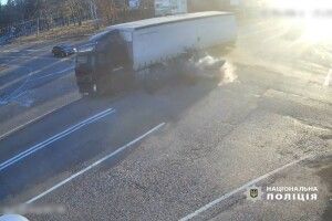 На Волині легковик на швидкості влетів у фуру  (Фото)