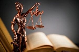 На Волині директор інституту уник покарання за відкати від власника кавового апарата 