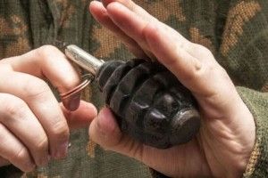 На Вінничині рецидивіст при спробі затримання кинув у поліцейських гранату