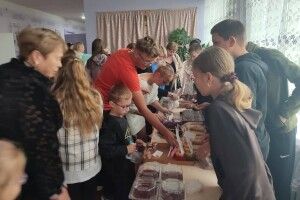 Шкільна родина – потужна сила: волинська гімназія зібрала кошти для волонтерів